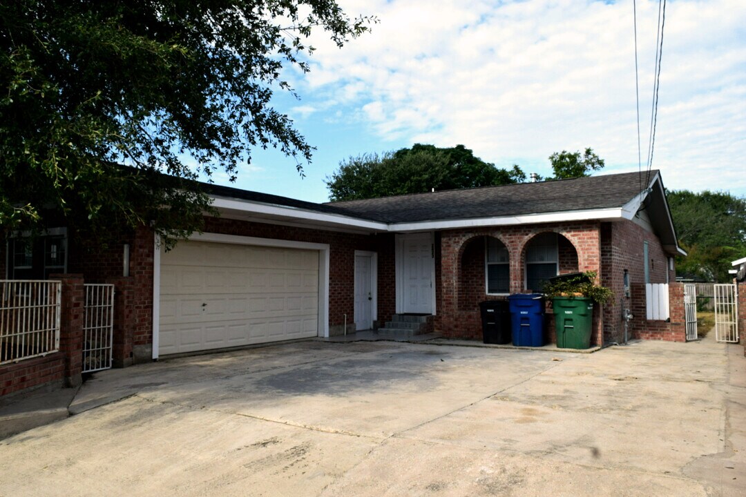 2623 Irwin Dr in San Antonio, TX - Foto de edificio