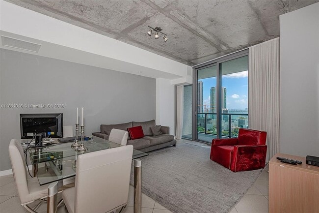 3301 NE 1st Ave in Miami, FL - Building Photo - Building Photo