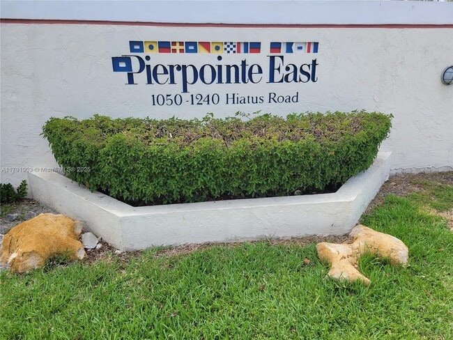 1078 N Hiatus Rd in Pembroke Pines, FL - Building Photo - Building Photo