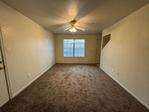 1106 Lansberry Ct, Unit # D in Killeen, TX - Foto de edificio - Building Photo