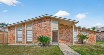 14315 Lourdes Dr in Houston, TX - Building Photo
