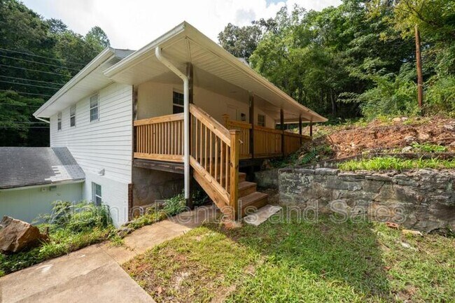 1150 Lake City Hwy in Clinton, TN - Building Photo - Building Photo