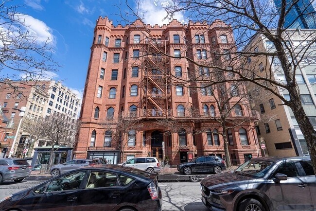 property at 271 Dartmouth St