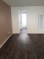 14019 Cerise Ave in Hawthorne, CA - Building Photo