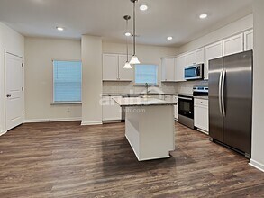 184 Andrew Jackson Ct in Dallas, GA - Foto de edificio - Building Photo