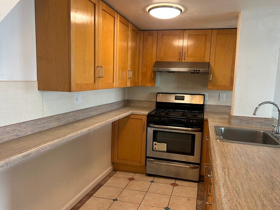 187 Oakridge Dr in Daly City, CA - Building Photo