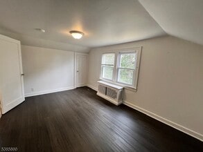 27 Main Ave in North Haledon, NJ - Building Photo - Building Photo