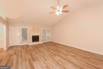 110 River Oaks Dr in Woodstock, GA - Building Photo - Building Photo