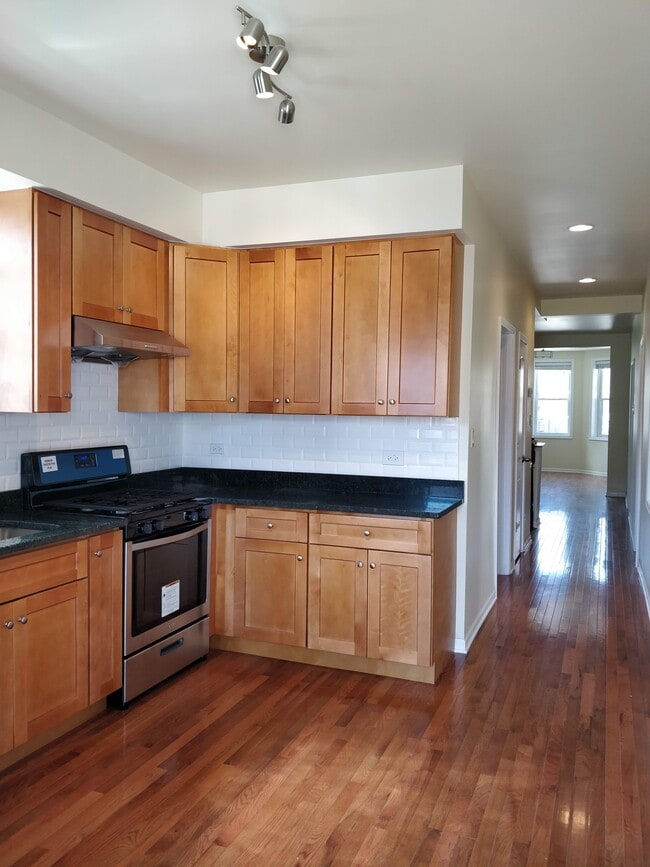 3527 S Lowe Ave, Unit 1 in Chicago, IL - Building Photo - Building Photo