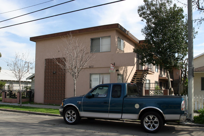 1422 Orange Ave in Long Beach, CA - Building Photo - Building Photo