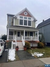 322 Livingston Ave in Lyndhurst, NJ - Building Photo - Building Photo