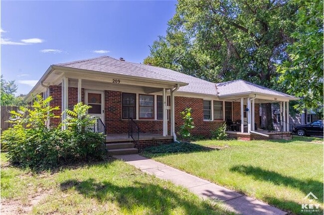 property at 209 S Custer Ave