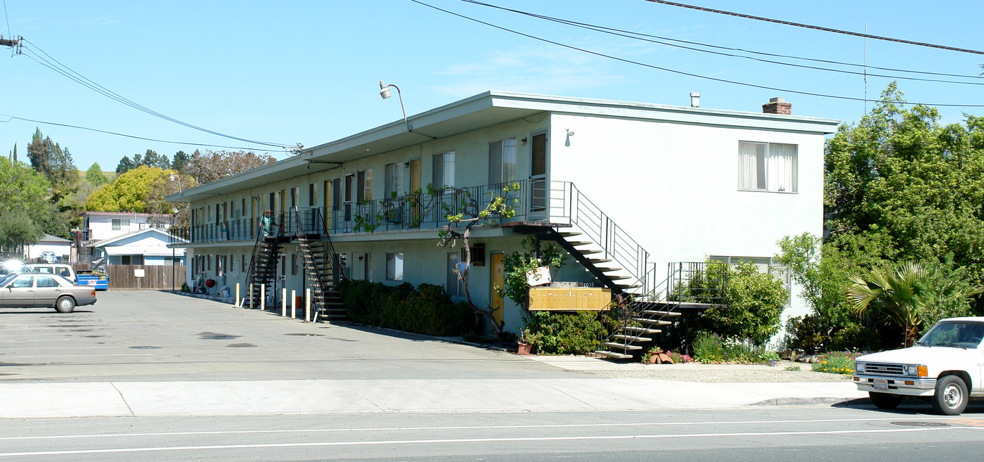 4035 Pacheco Blvd in Martinez, CA - Foto de edificio