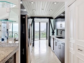 2800 Island Blvd in Aventura, FL - Building Photo - Building Photo