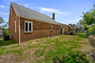 219 Carmella Dr in White Oak, PA - Building Photo - Building Photo