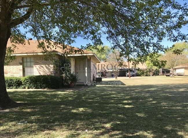 200-202 Kettler Dr