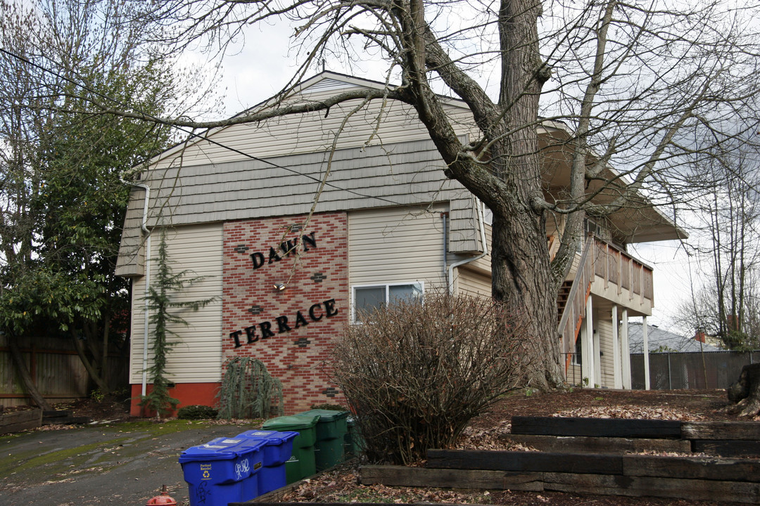 Dawg Terrace in Portland, OR - Foto de edificio