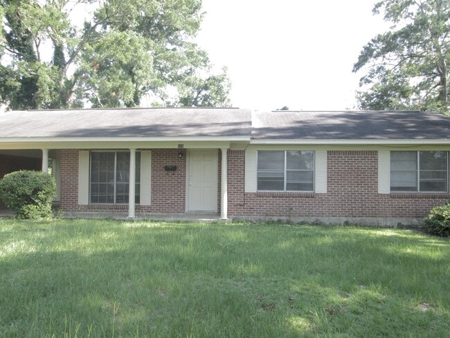 property at 305 W Florida Ave