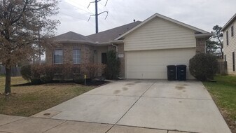 1104 Redcloud Dr in Fort Worth, TX - Building Photo