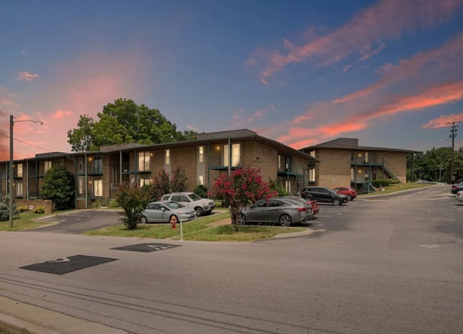 555 N Dupont Ave in Nashville, TN - Building Photo - Building Photo