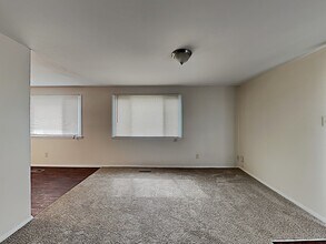 7104 Grandview Dr in Indianapolis, IN - Building Photo - Building Photo