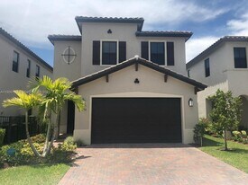 9824 W 34th Ct in Hialeah, FL - Building Photo
