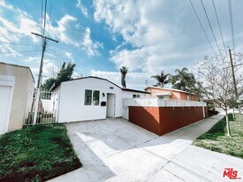 2450 W 60th St in Los Angeles, CA - Building Photo