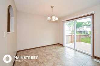 2800 Summerfield Dr in Louisville, KY - Building Photo - Building Photo