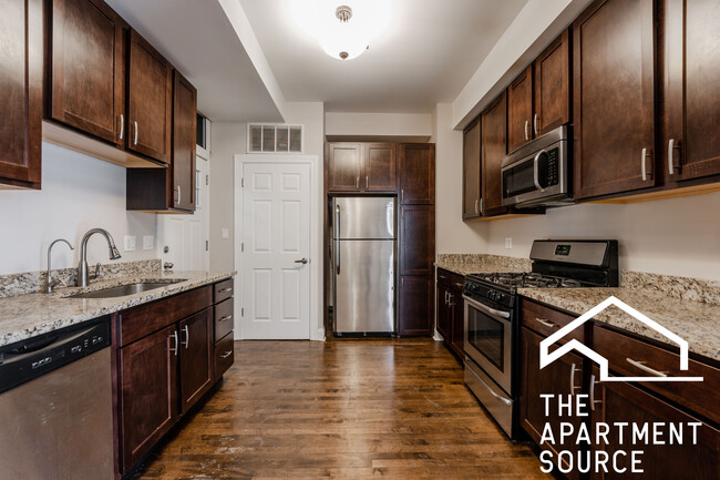 2506 W Argyle St, Unit 2