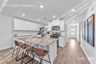 195 Cuban Emerald in San Antonio, TX - Building Photo - Building Photo