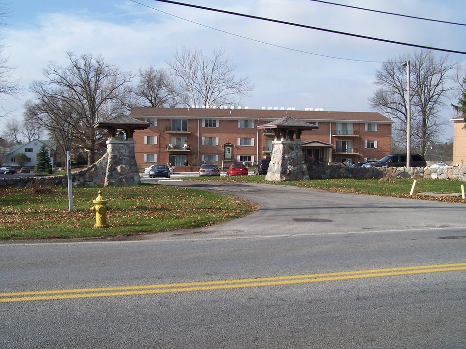 Shawnee Terrace Arms in Lima, OH - Building Photo