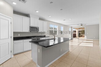 13262 N 143rd Ave in Surprise, AZ - Building Photo - Building Photo