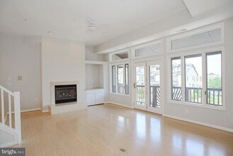 7025 Chesapeake Harbour Dr E in Annapolis, MD - Building Photo - Building Photo