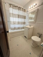 3456 N Oakland Ave, Unit 4 in Milwaukee, WI - Building Photo - Building Photo