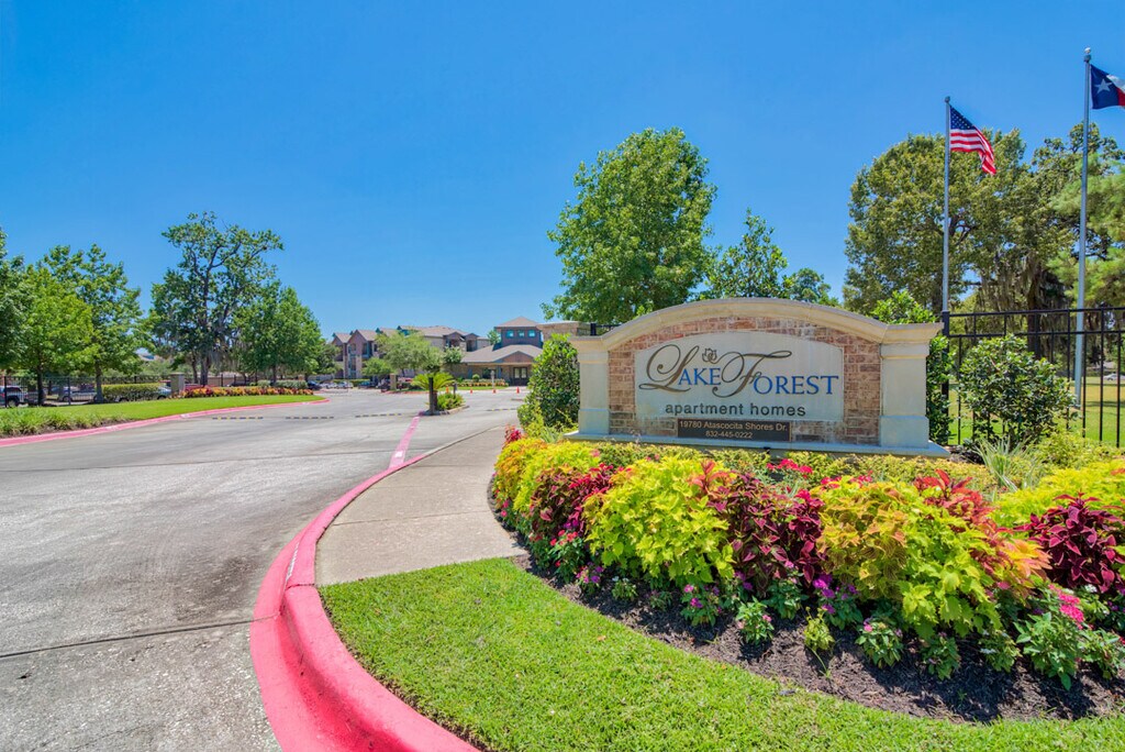 Lake Forest Apartments in Humble, TX