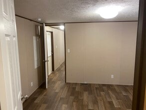 1130 Freedom Rd in Statesville, NC - Foto de edificio - Building Photo