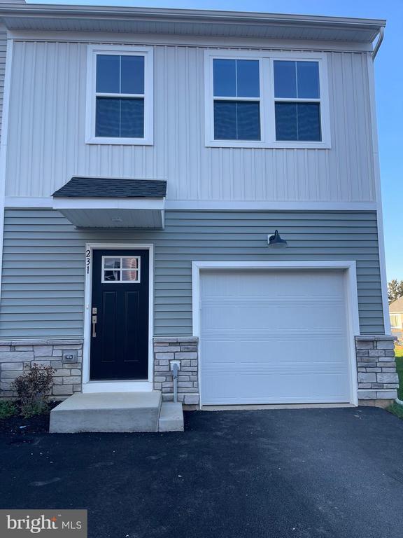 231 Talucci Dr in Downingtown, PA - Building Photo - Building Photo