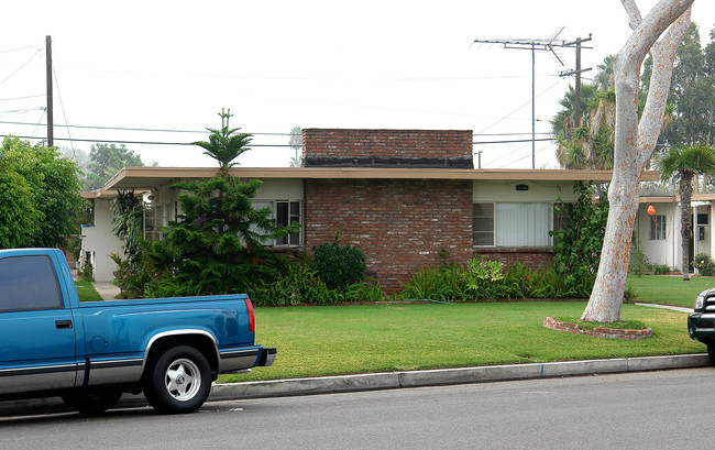 9922 Belfast Dr in Garden Grove, CA - Building Photo - Building Photo