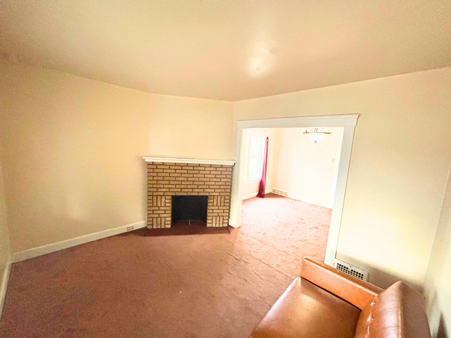 3281 W 111th St in Cleveland, OH - Building Photo - Building Photo