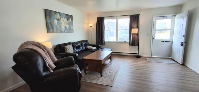 307 N Cherry Alley in Elizabethtown, PA - Building Photo - Building Photo
