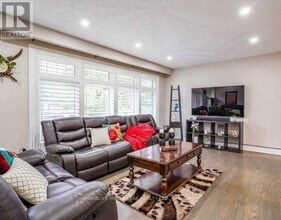 6 Gretna Dr in Brampton, ON - Building Photo - Building Photo