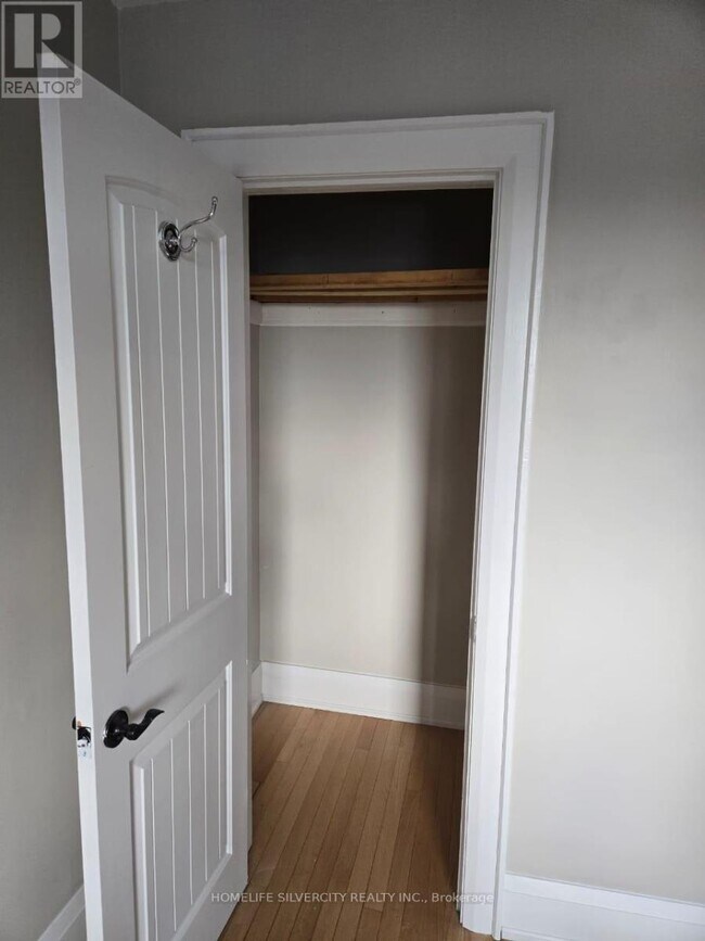 59 Bartonville Ave W in Toronto, ON - Building Photo - Building Photo