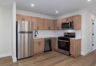 Petoni Apartments in Philadelphia, PA - Building Photo - Building Photo