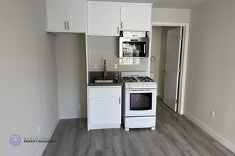 716-722 East 7th St. in Long Beach, CA - Building Photo - Building Photo