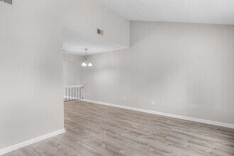 1386 Sierra Dr in Virginia Beach, VA - Building Photo - Building Photo