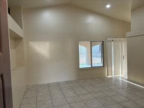 6213 Green Garden Dr in Bakersfield, CA - Foto de edificio - Building Photo