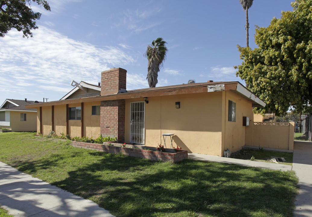 201 Laxore St in Anaheim, CA - Building Photo