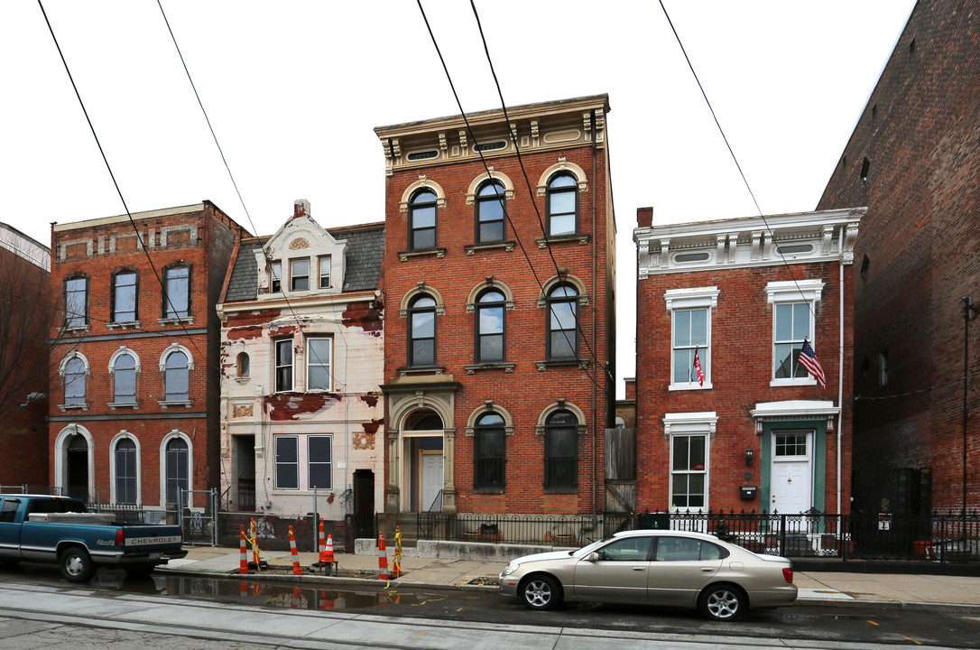 1412 Elm St in Cincinnati, OH - Foto de edificio