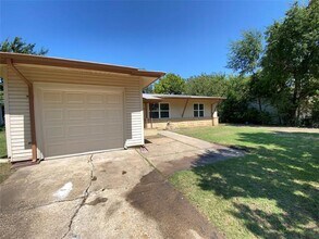 2115 Ridgeway St in Arlington, TX - Building Photo - Building Photo