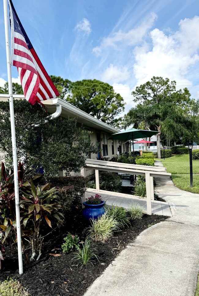 Blossom Corners Apartments in Orlando, FL - Building Photo - Building Photo